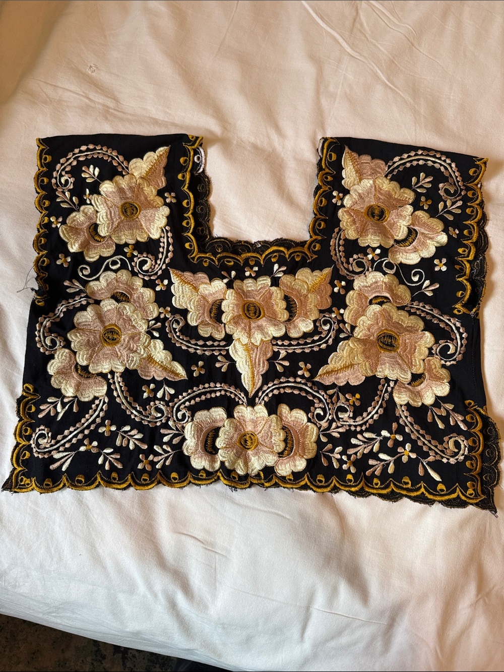 Yucatán linen Embroidered Black Floral Square-Neck Women's Top